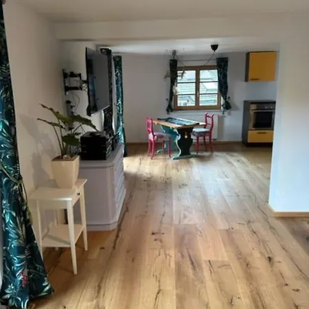 Charmante Farbenfrohe Wohnung Fuer Zwei Fischbachau Exterior photo